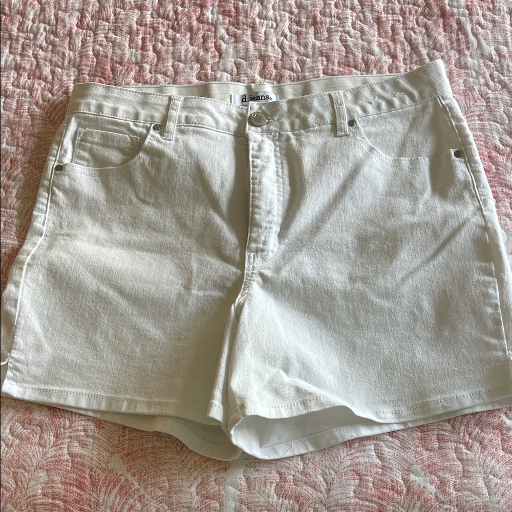 d. jeans Women's White Jean Shorts